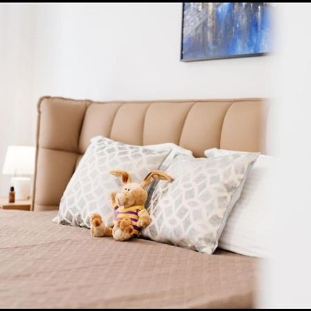 Brand New Apartment Nearby Metro Атина Екстериор снимка